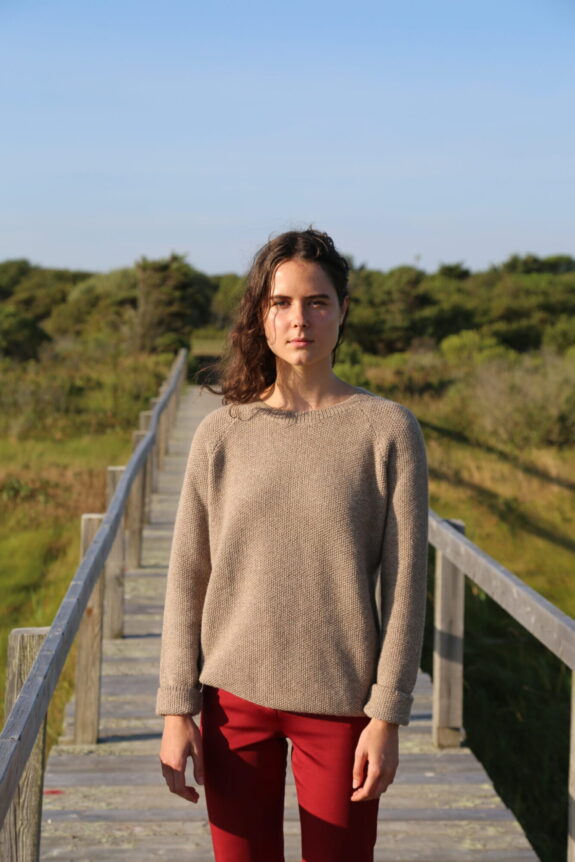 Hesperios 001 Fårö unisex baby alpaca sweater in Heather Beige Brown relaxed fit rice-stitch knit with ribbed neck, cuffs, and hem.