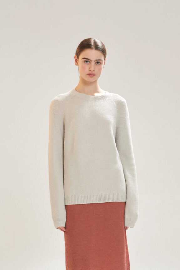 Hesperios 001 Fårö unisex baby alpaca sweater in Heather Beige Brown relaxed fit rice-stitch knit with ribbed neck, cuffs, and hem.