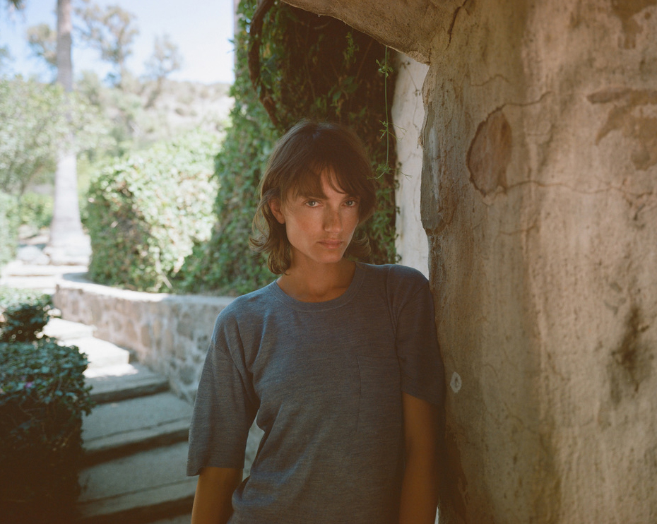 Miranda Kilbey of Say Lou Lou wearing the Rowing shirt of Hesperios Knit Library.