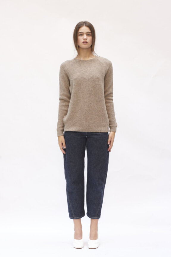 Hesperios 001 Fårö unisex baby alpaca sweater in Heather Beige Brown relaxed fit rice-stitch knit with ribbed neck, cuffs, and hem.