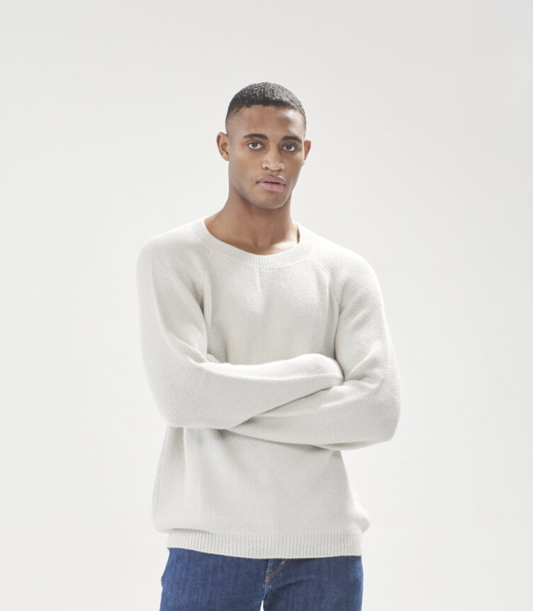 Hesperios 001 Fårö unisex baby alpaca sweater in Putty, relaxed fit rice-stitch knit with ribbed neck, cuffs, and hem.